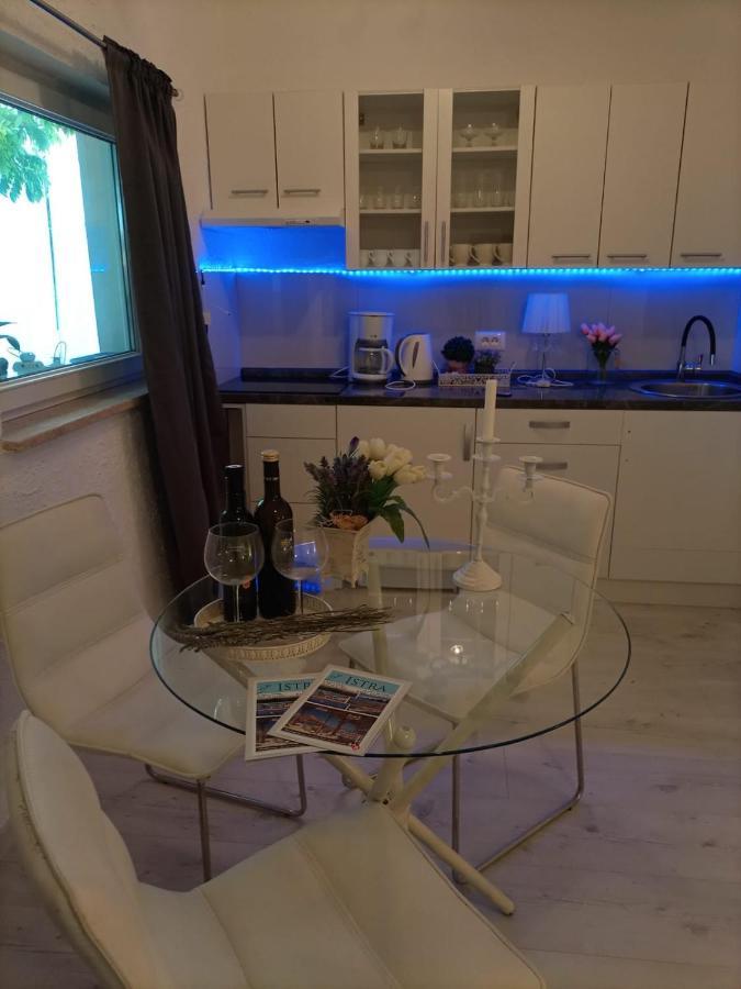 Apartment Jozefina Пореч Екстериор снимка
